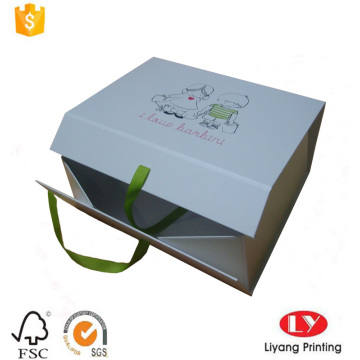 White Magnetic Cardboard Gift Box With Ribbon