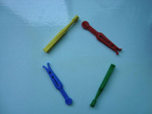 Plastic clothes pins