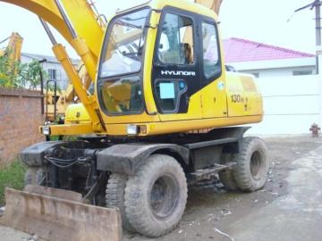 used Hyundai wheel excavator