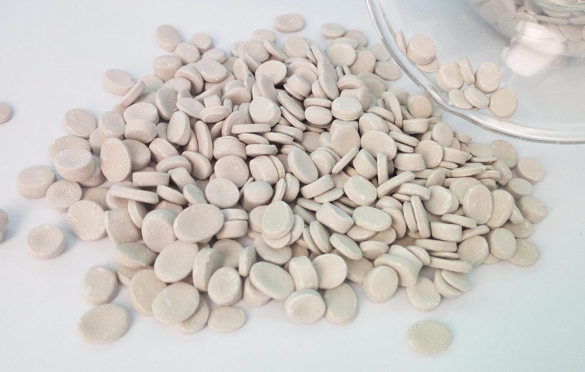 Guangzhou manufacturers recycled pe pellets 48 hours desiccant masterbatch for plastic product