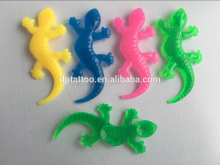Plastic Lizard with suctions