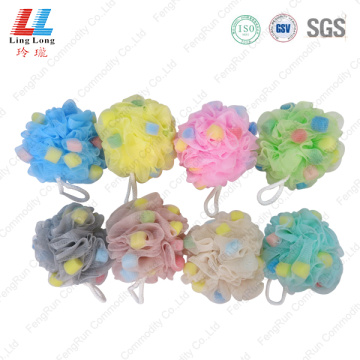 Helpful lace blotting sponge ball