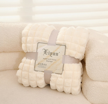 Wholesale No-Shedding Polyester Silky Plush Faux Fur Rabbit Fabric for Blankets