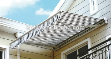 Balcony retractable awning