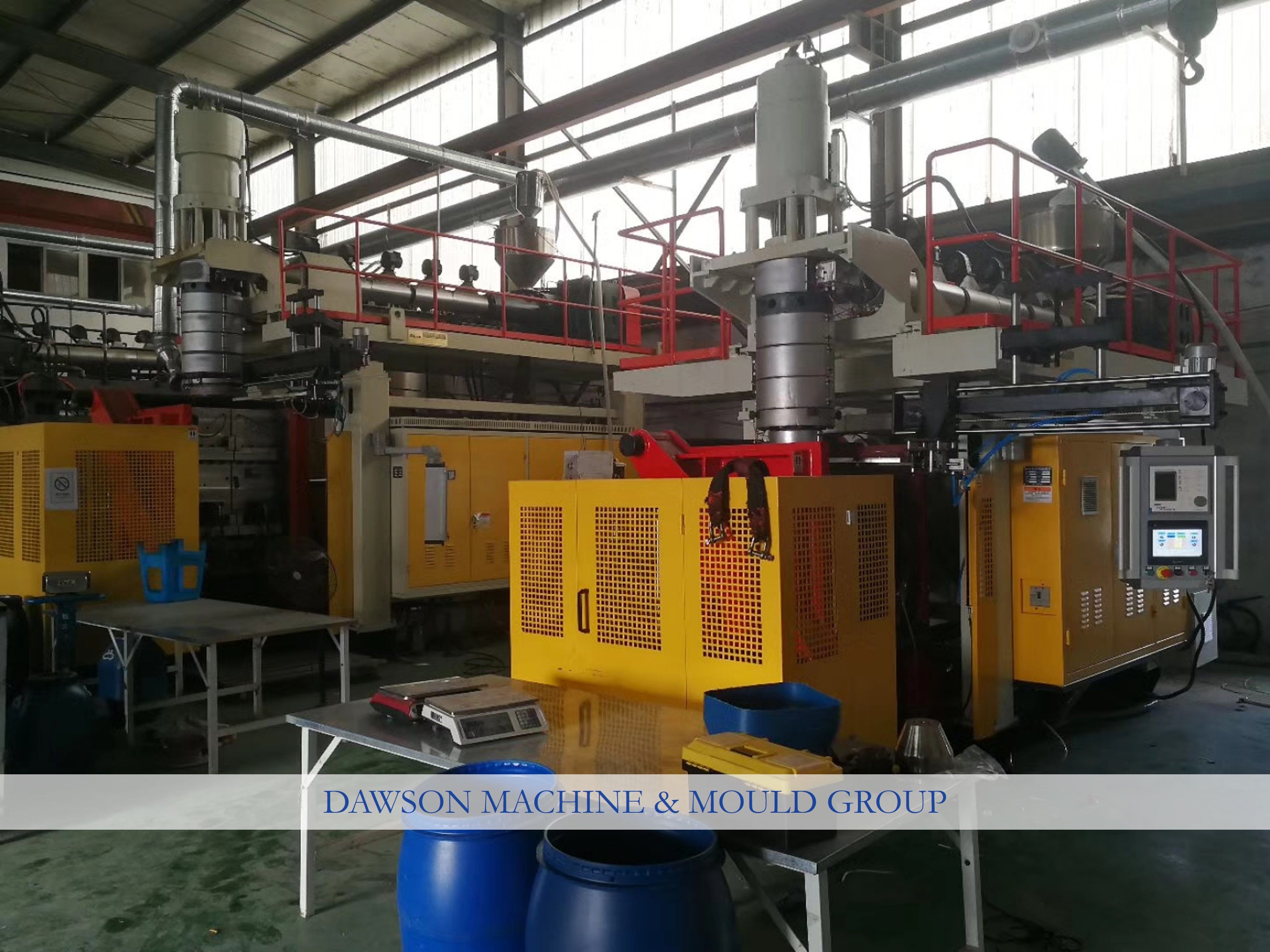 Big Drums Plastic Bottle Extrusion Blow Moulding Machine