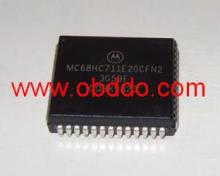 MC68HC711E20CFN2   Auto Chip ic