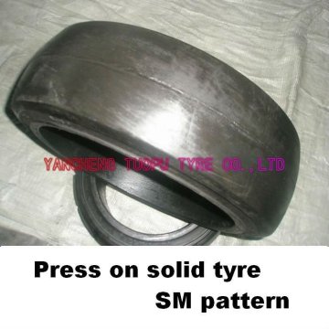 Press on solid tyre