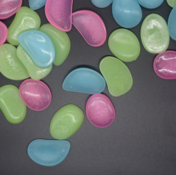 Vivid Color And Superior Natural Glowing Pebble Stone