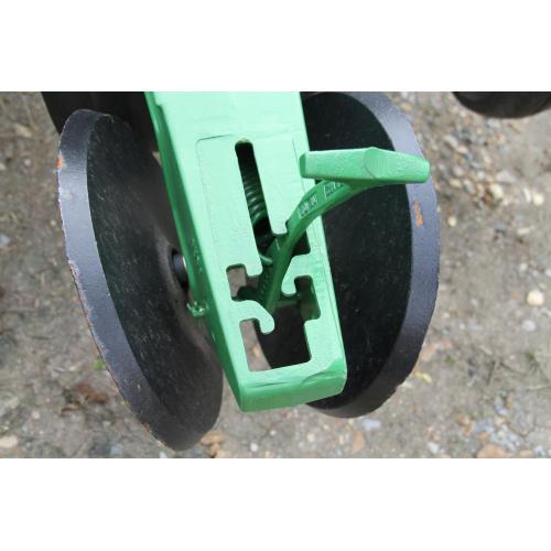 A64237 John Deere Closing Wheel Manija