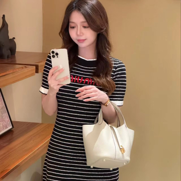 Women's Designer Luxury Handbags: Fashionable Shopping Bags & New Styles