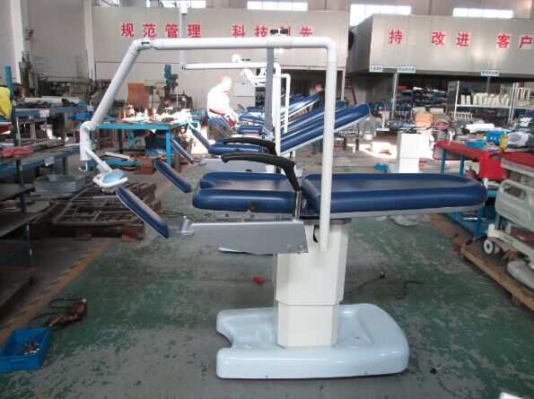 BT-GC001 hospital electric gynecology examination chair,  medical obstetric table surgical bed with lamp price