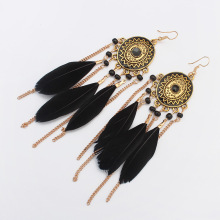 Fashionable link chain feather tassel earrings
