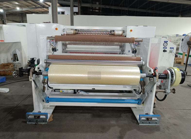 테이프 슬릿팅 기계 Tape slitting machine