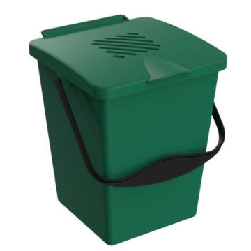 Plastic compost pail