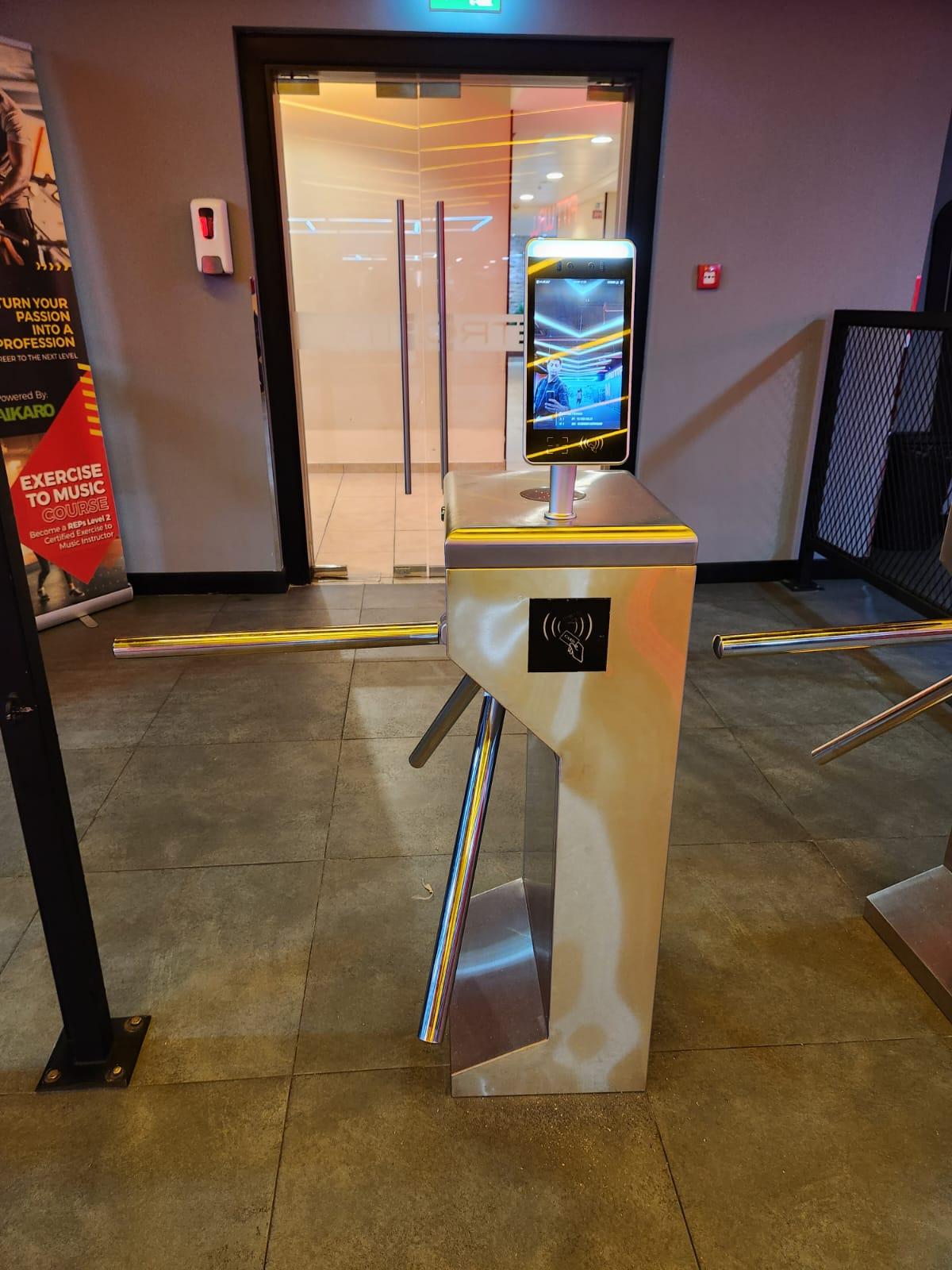 Sistem Kontrol Akses Turnstile Tripod HFSecurity Redefines Pengalaman Akses Anggota kanggo Gyms Worldwide HFSecurity Tripod Turnstile Access Control System Redefines Member Access Experience for Gyms Worldwide