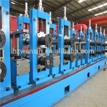 Pipe squeezing machine