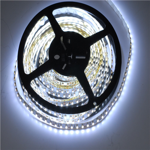 120leds / m 3528 führte Streifen 9.6W / M Bandlicht