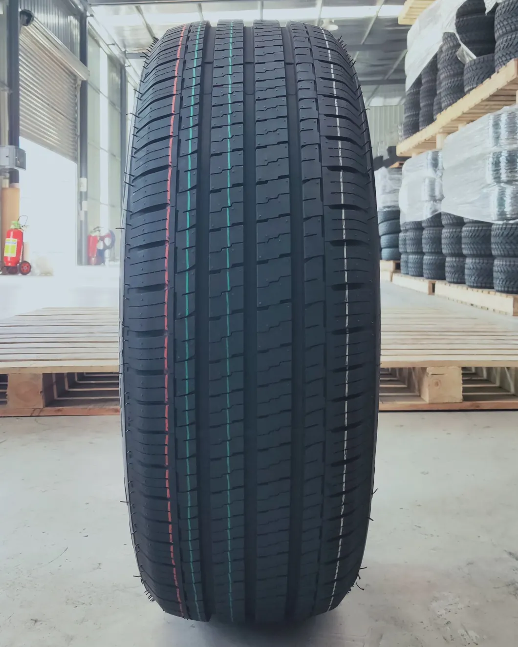 Top Brand Haida Tyre Car Tyre for Sale 195/65r15 275/55r20