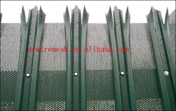 Durable metal palisade fence