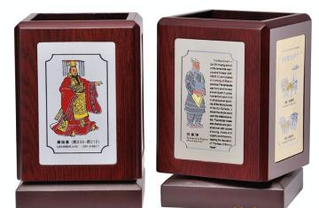 Bamboo rotary pen holder