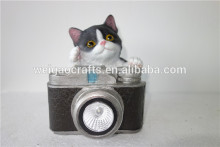 polyresin red cat resin animals garden solar light