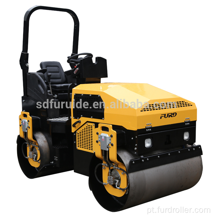 Garantia de fábrica Venda Quente 3 Ton Compactador de rolo vibratório de estrada FYL-1200