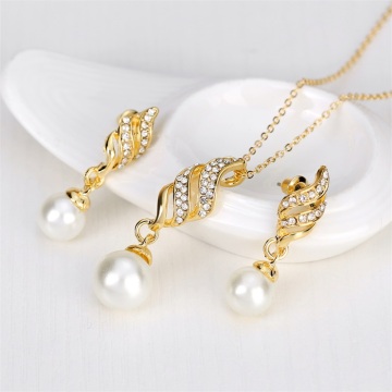 Wholesale Fashion Bridal Jewelry: Diamond Earrings, Necklace, and Pearl Set