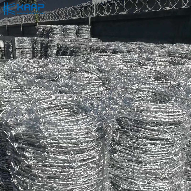 Galvanized 12.5 gauge 4 points Class 1 Barbed wire roll fencing factory