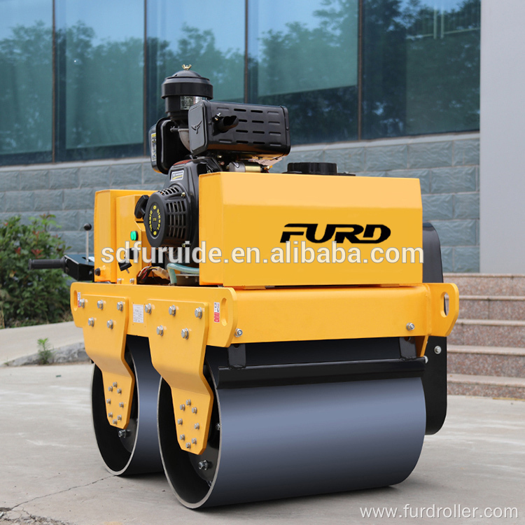 Pedestrian Vibrating Mini Compactor Roller (FYL-S600C)