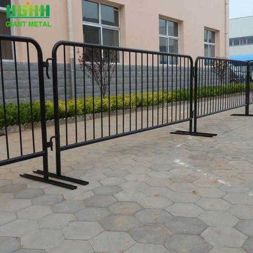 Desain baru menggunakan hot-dipped galvanized crowd control barrier