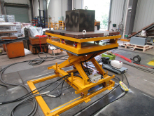 Assembly using lift platform