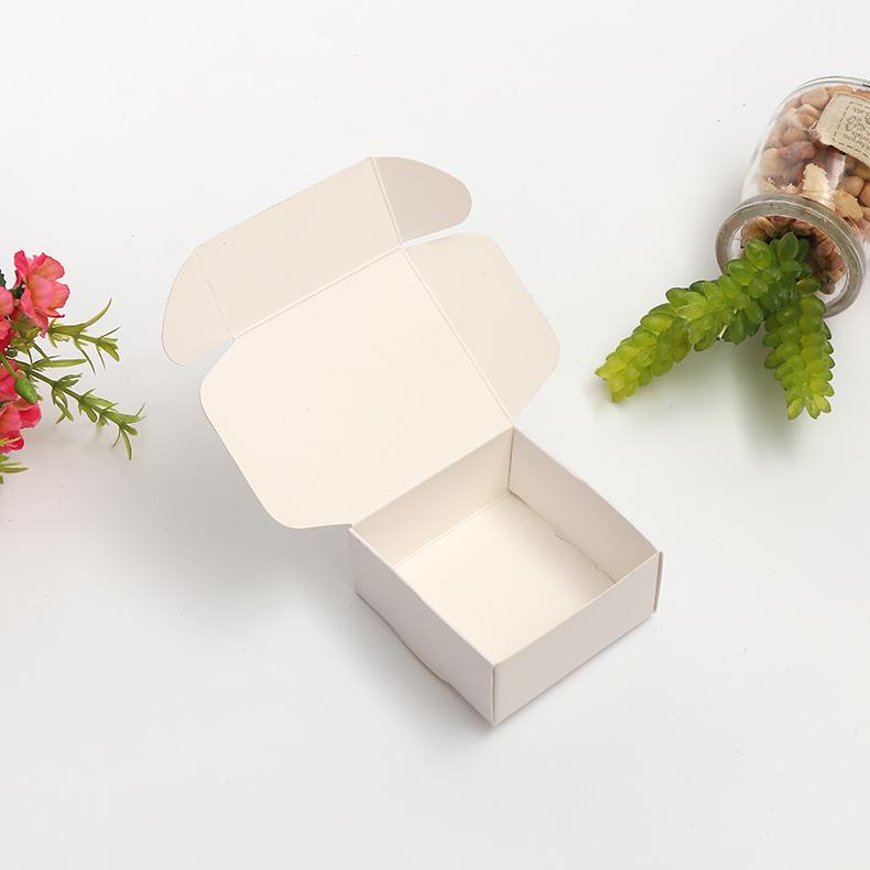 White Paper Box