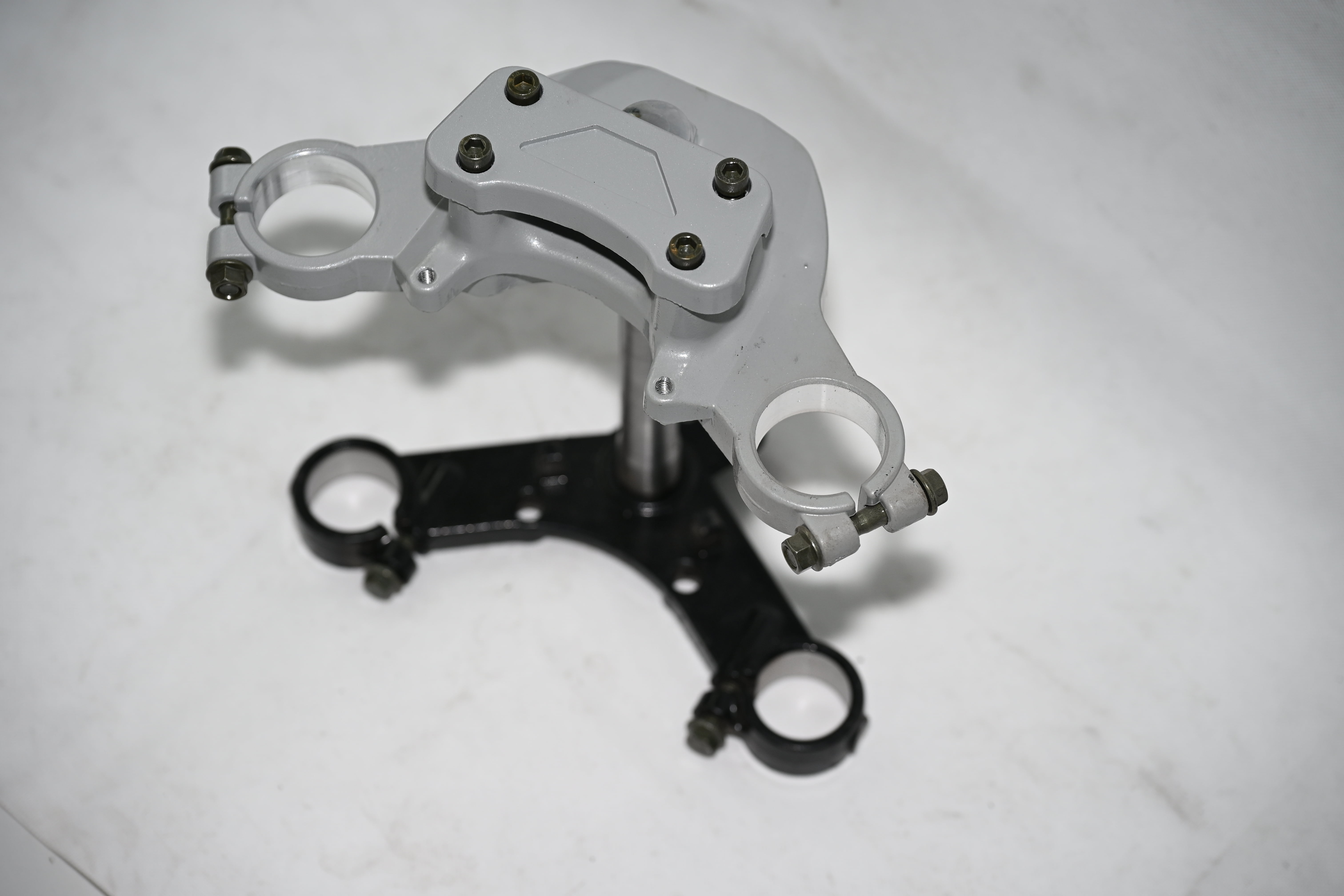Abrazadera de horquilla delantera para triciclo Tricycle front fork clamp