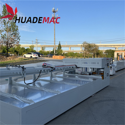 Alta saída 4 Cavidade PVC Conduit Tubs Making Machine Line