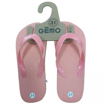 Les tongs de la fille de Pinky