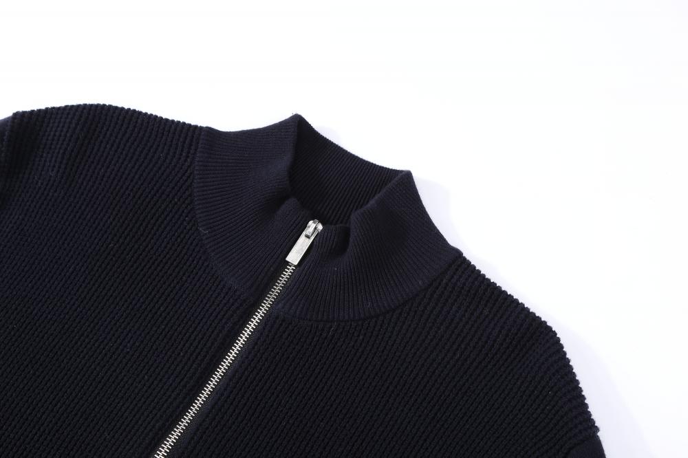 Cardigan elasticizzato con collo a lupetto lavorato a maglia con zip intera