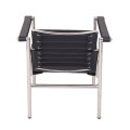 Silla basculante LC1 de Le Corbusier