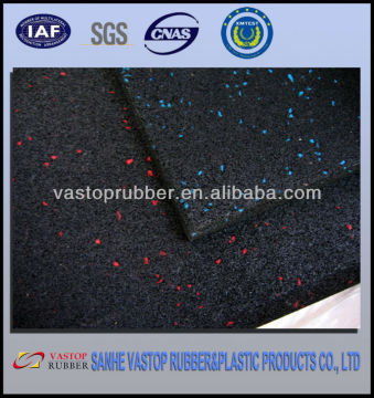 black rubber flooring tile