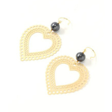 Lively gold heart drop earring with black balls