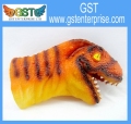 Plastik dinosaurus tangan boneka 11 inci