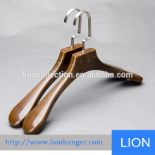 LEC 2016 new plastic imitative wood hanger