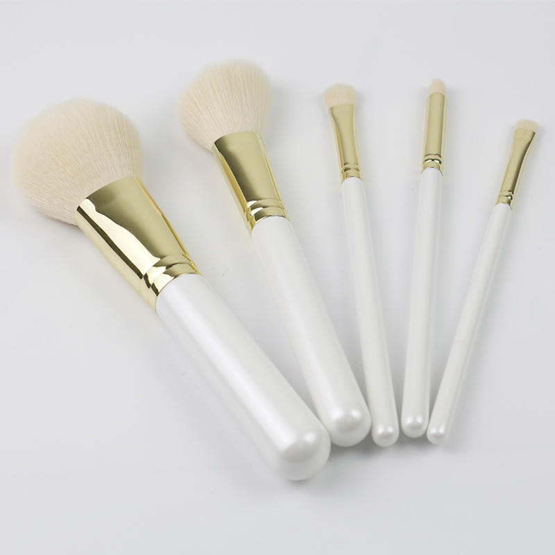 Premium Synthetic Foundation Brush Blending Face Women Make up Brush Cosmeic