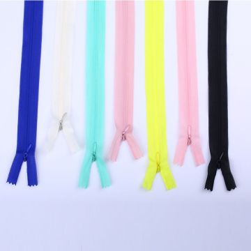 Bán buôn dây kéo nylon chặt chẽ cho áo len