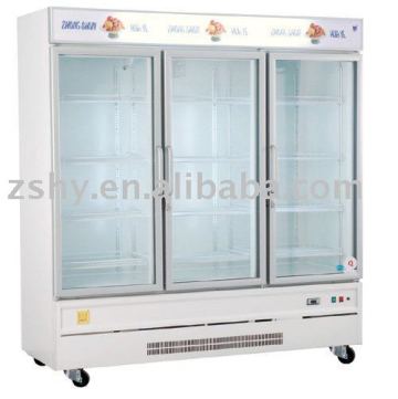 Upright showcase cooler/freezer