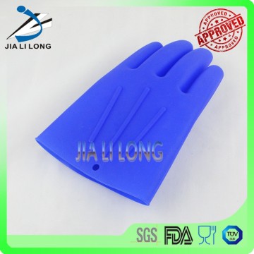 Durable heat resistant silicone grill gloves