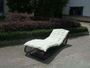 Outdoor Garden Rattan Sun Lounger , Comfortable Lounge Chai