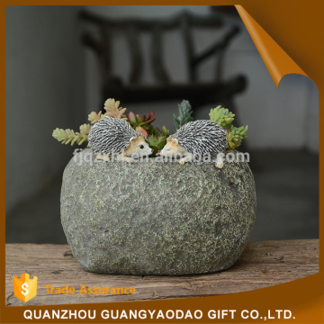 Miniature resin garden pot