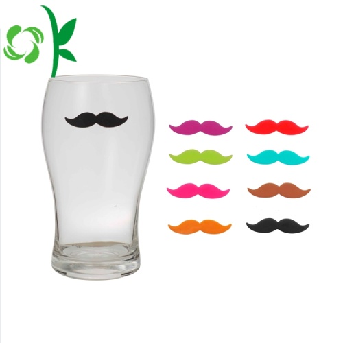 Le verre à vin en silicone identifie la moustache pour les marqueurs de fête