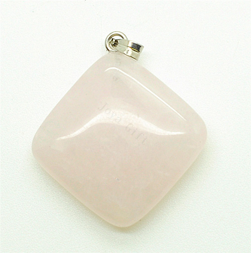 Pendentif en forme de losange avec quartz rose