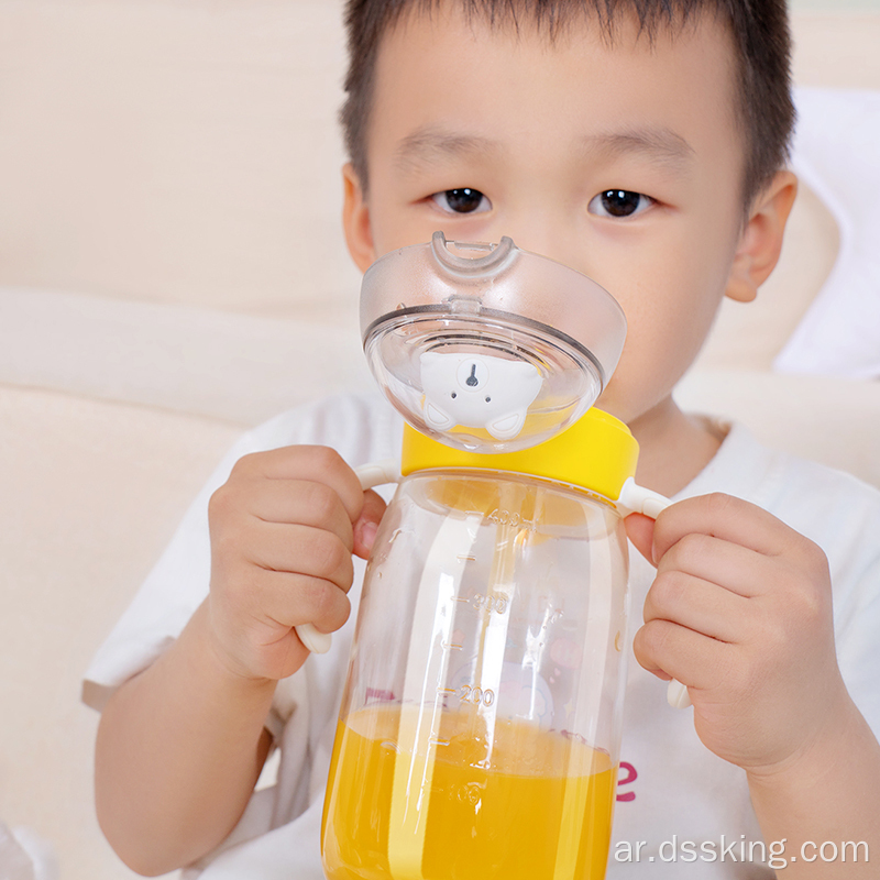2022 تصميم جديد Tritan البلاستيك BPA زجاجة المياه المجانية رياضة دب لطيف للأطفال